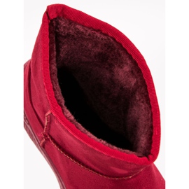 Schneeschuhe auf der Plattform rot 2