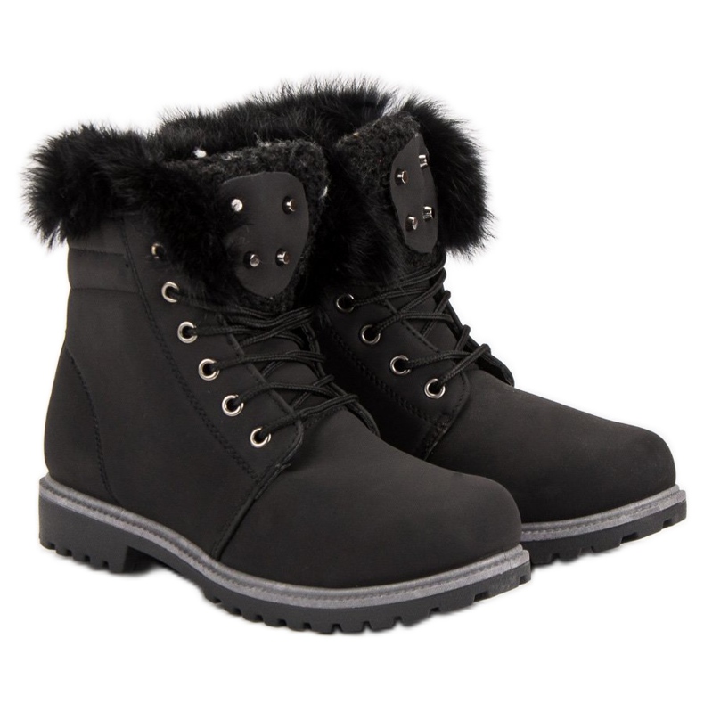 Queentina Schwarze Trapper mit Fell 1