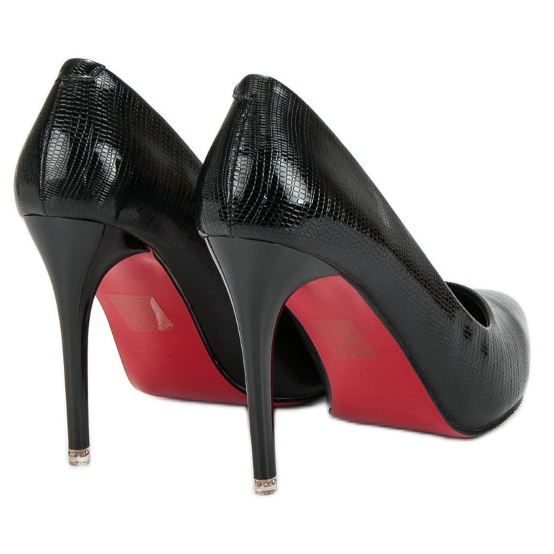 Lackierte schwarze Pins 1