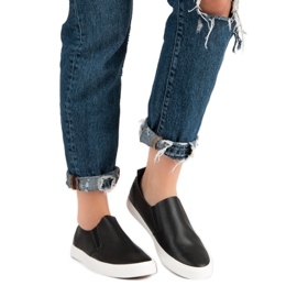 Schwarze Turnschuhe 2