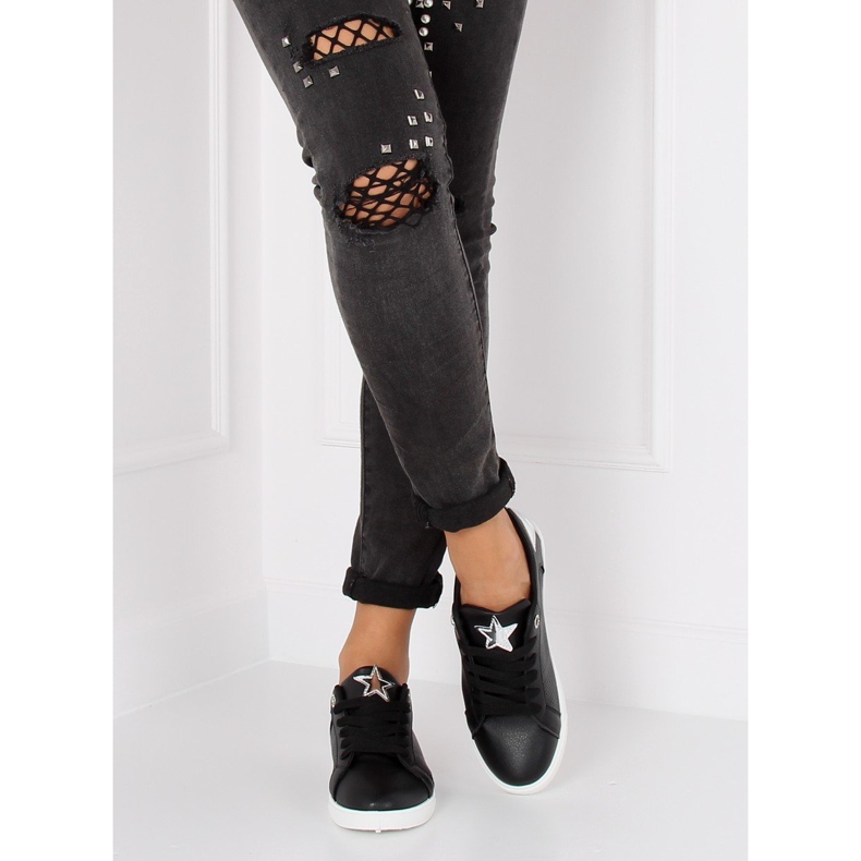 Schwarze Sneaker mit Stern A6213 Schwarz 2