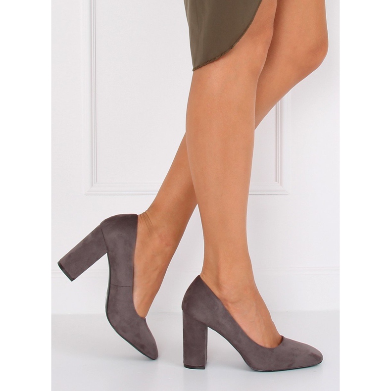 Pumps am grauen Pfosten 2242 Grey 2