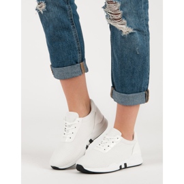 Modische Sportschuhe weiß 1