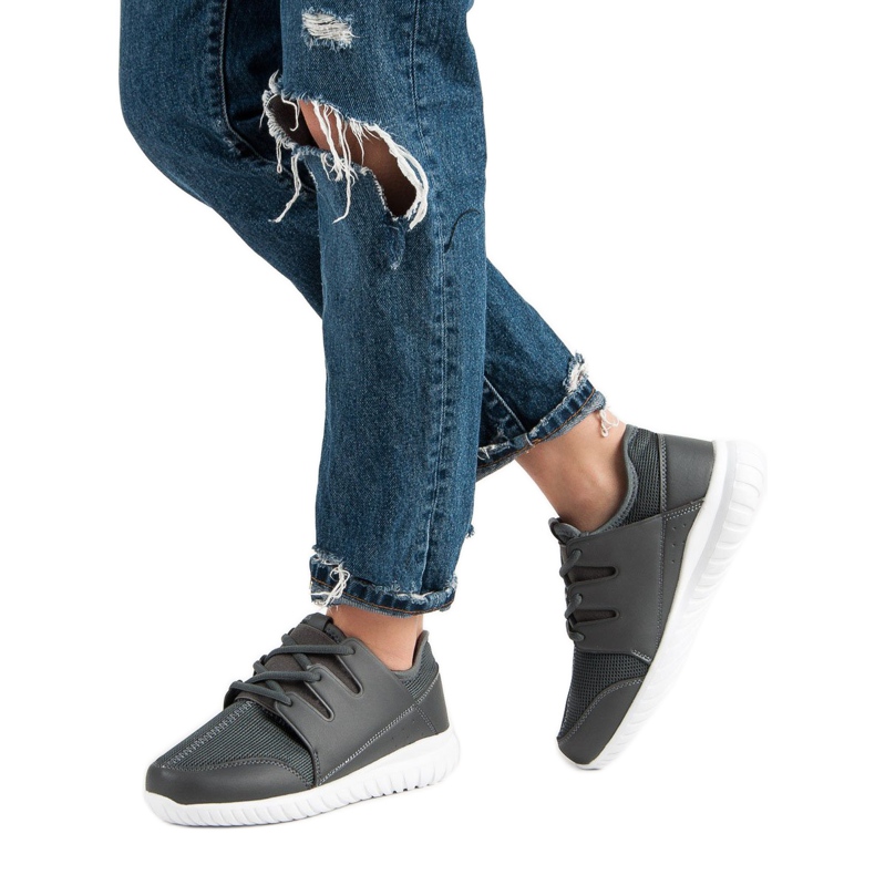 Leichte Sportschuhe grau 2