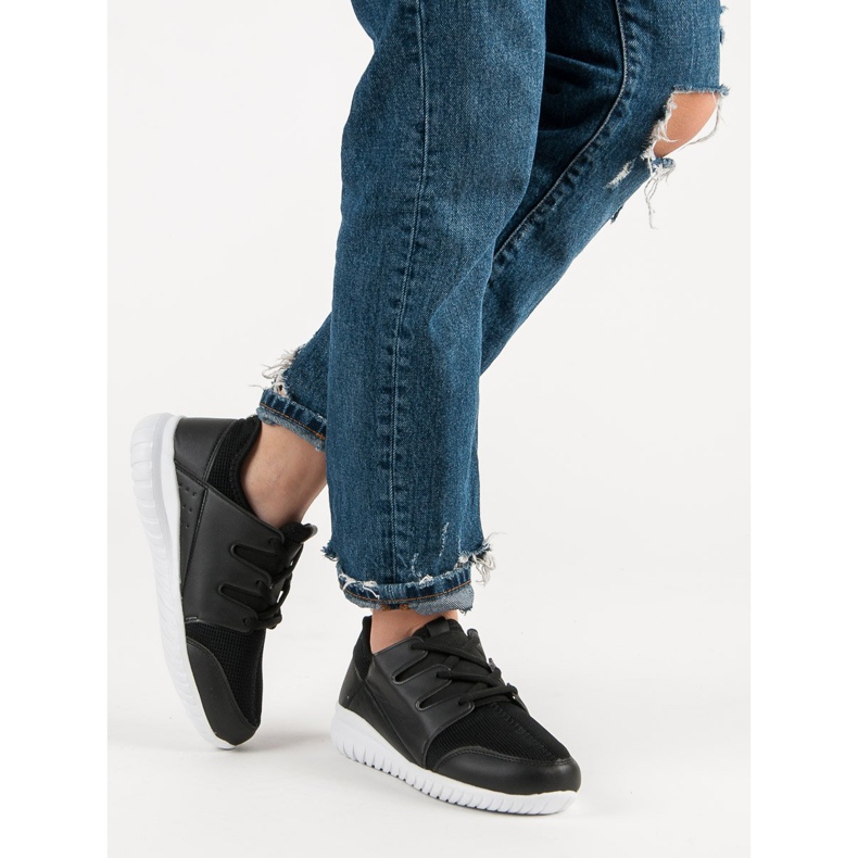 Leichte Sportschuhe schwarz 2