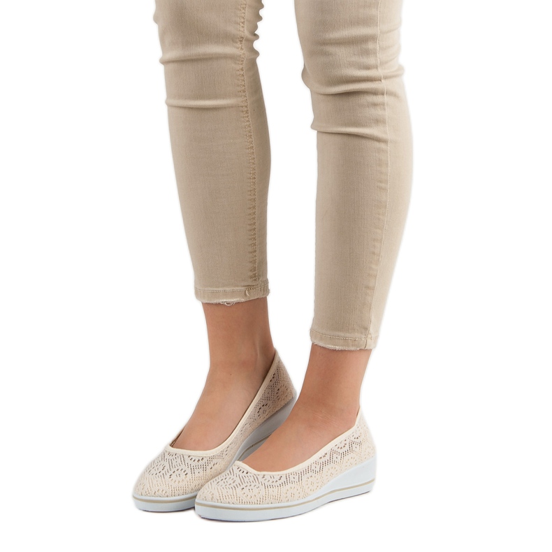 Durchbrochene Keilschuhe braun 1