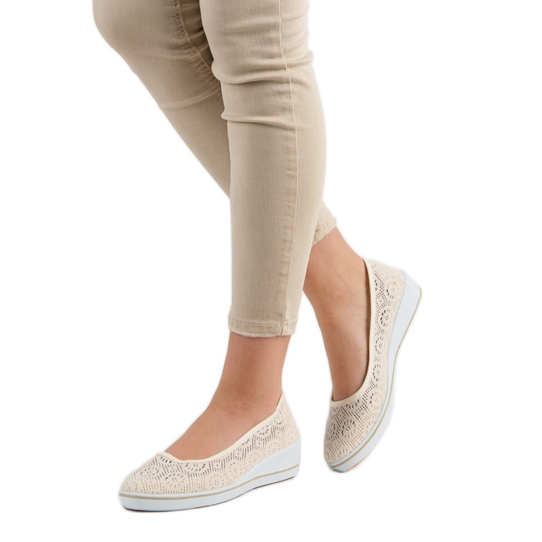 Durchbrochene Keilschuhe braun 2