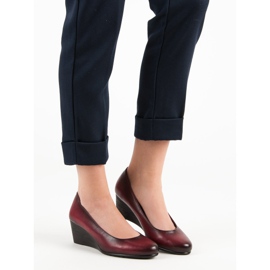 Klassische Pumps auf dem VINCEZA Wedge rot 1