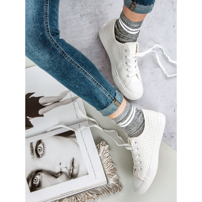 Kylie Durchbrochene Turnschuhe auf der Bindung weiß 1