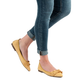 Corina Ballerinas aus Wildleder mit Rüschen gelb 2