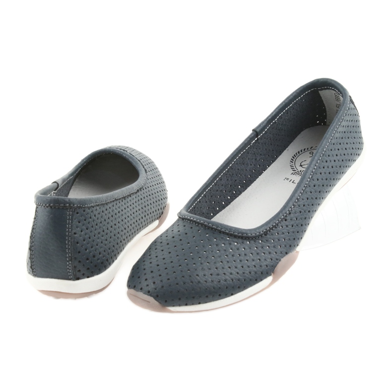 Marineblaue durchbrochene Ballerinas Filippo 089 4