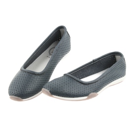 Marineblaue durchbrochene Ballerinas Filippo 089 3