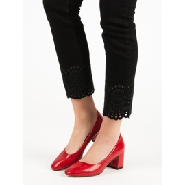 Diamantique Lackierte Pumps auf einer Säule rot 1