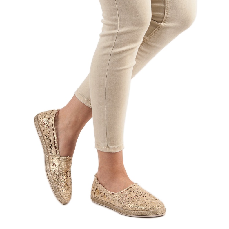 Sweet Shoes Espadrilles mit goldener Spitze 1