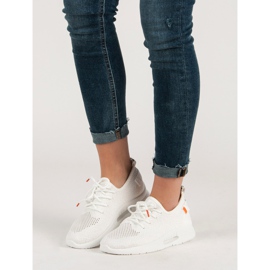 Luftige Sportschuhe weiß 2