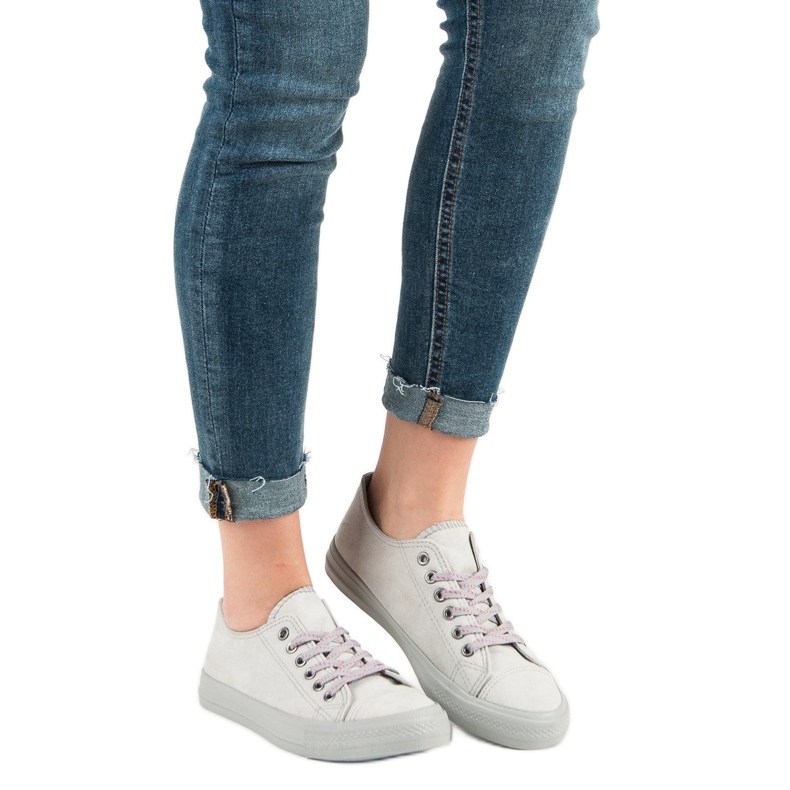 McKey Bequeme graue Sneakers 2