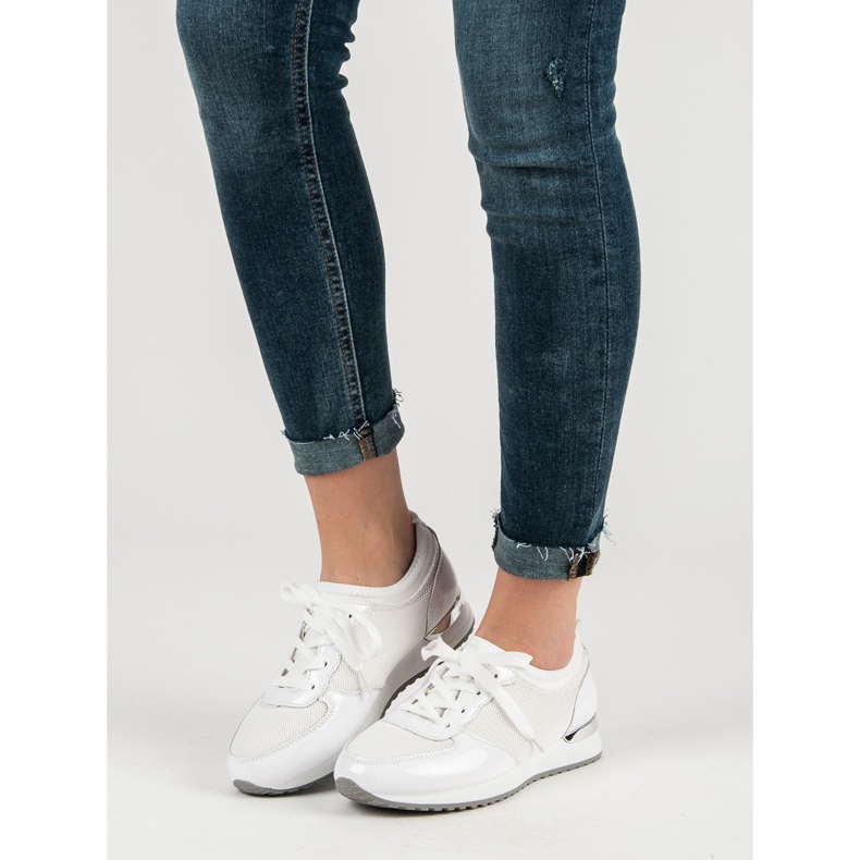 Sportschuhe mit Mesh weiß 2