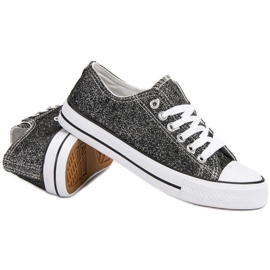 Schwarze Turnschuhe mit Borkat 1