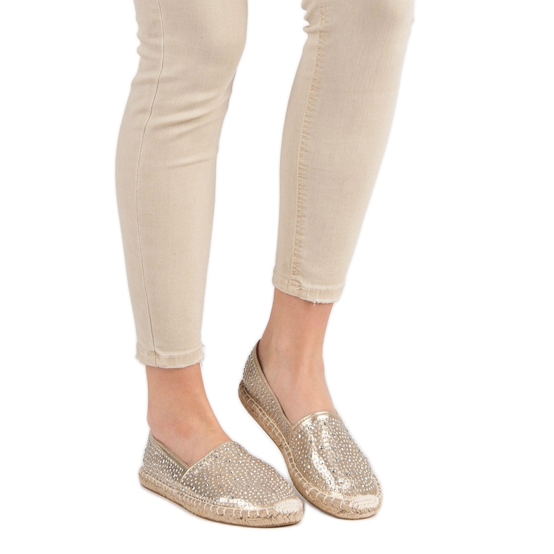 Goldene Espadrilles mit Kristallen 1