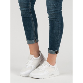 Sportschuhe zum Schnüren weiß 2