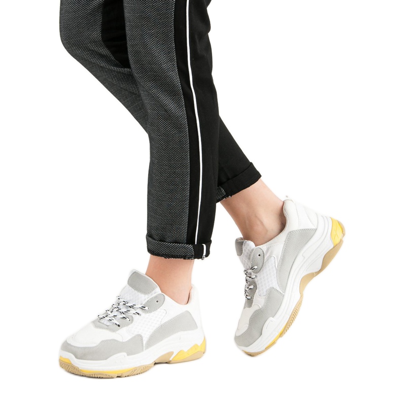 Small Swan Weiße Turnschuhe auf der Plattform 2