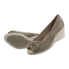 Damenpumps auf dem Keil Caprice 29350 braun 5