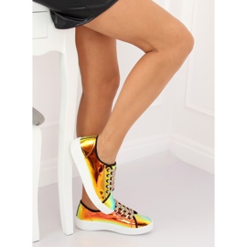 FZ09 Goldene Benzin-Turnschuhe 1