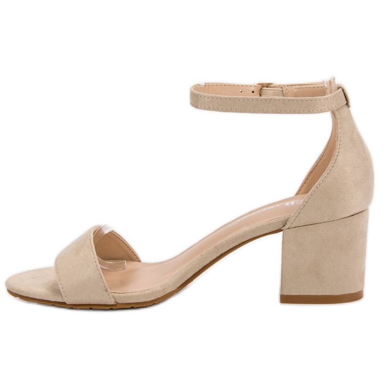 Ch. Creation Klassische Sandalen an einer Bar braun 1