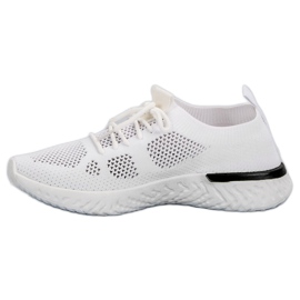 Luftige Sportschuhe weiß 1