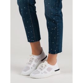 Luftige Sportschuhe weiß 2