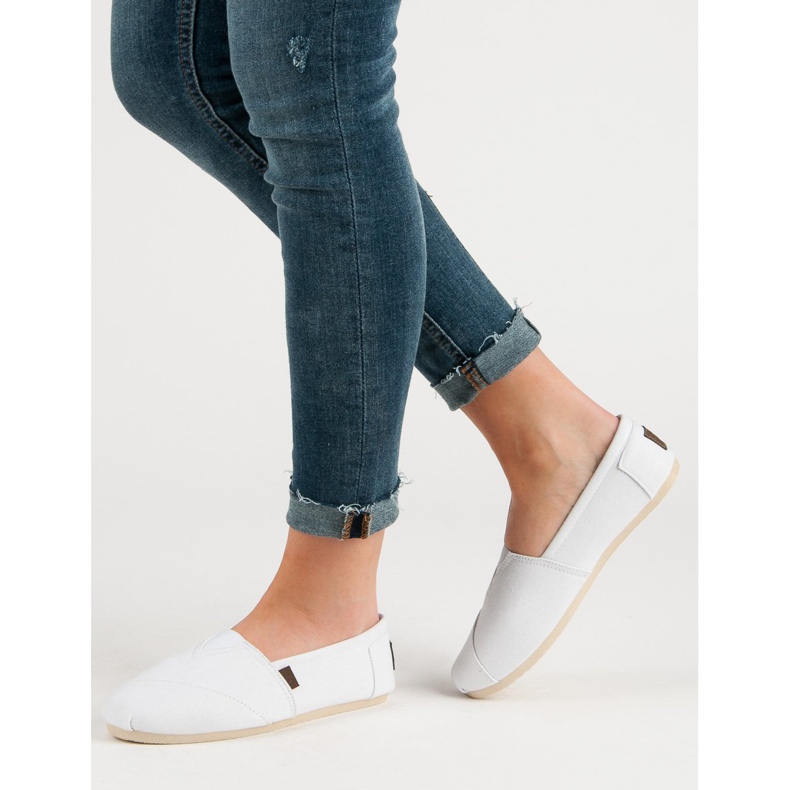 Klassische weiße Slipper 2