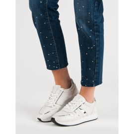 Bequeme weiße Turnschuhe 1