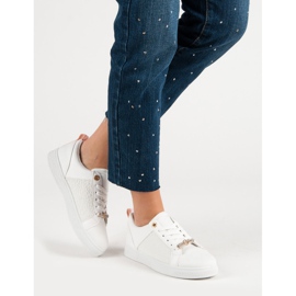 Weiße Sportschuhe 2