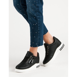 Modische schwarze Turnschuhe 2