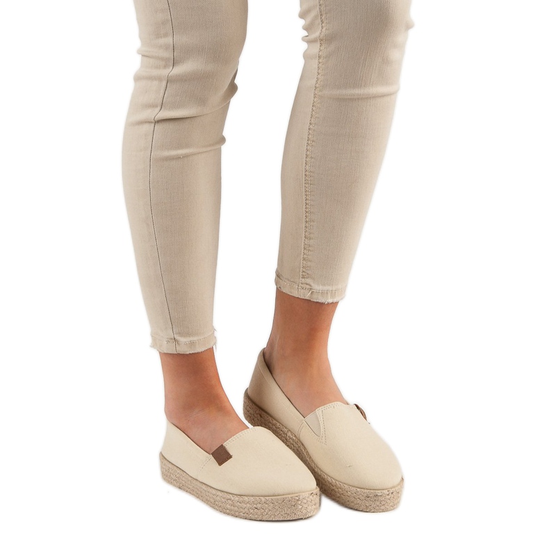 Beige Espadrilles zum Hineinschlüpfen 1