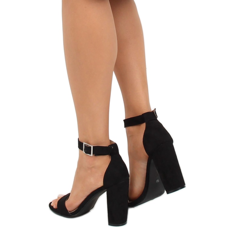 Schwarze Sandalen am Pfosten 369-18 Schwarz 1