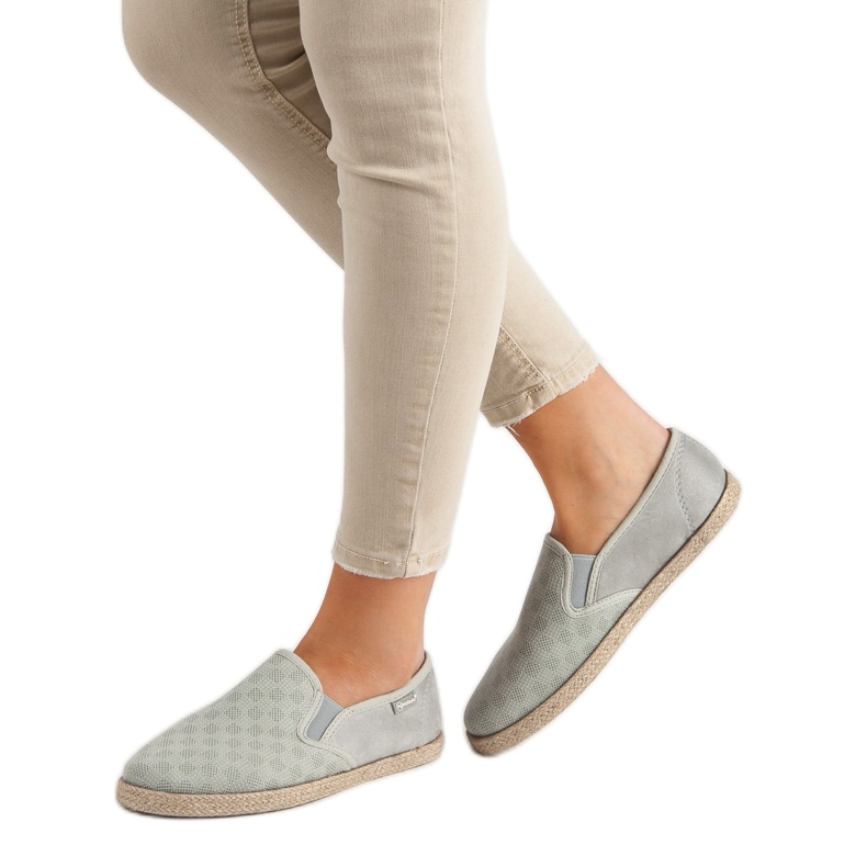 MCKEYLOR graue Slipper 2