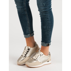 Goldene Sportschuhe 1