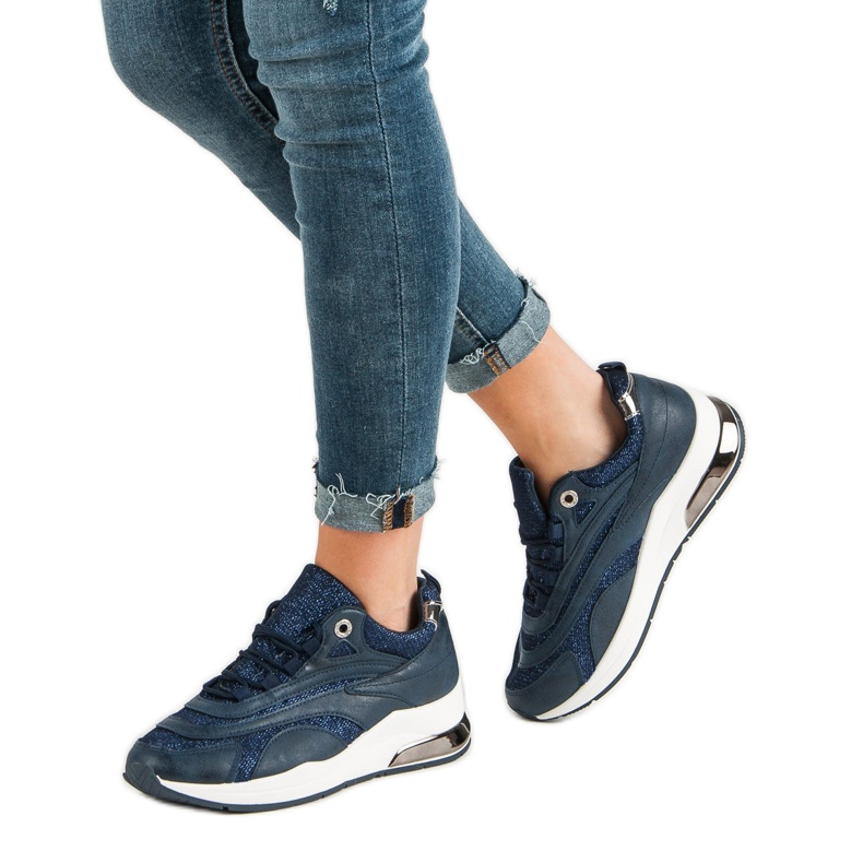 Modische marineblaue Turnschuhe 1