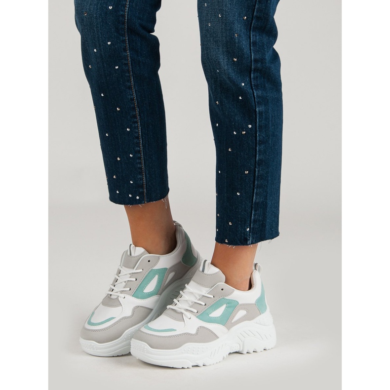 Turnschuhe auf der Plattform weiß 2