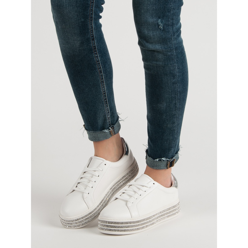 Sportschuhe mit Kristallen weiß 1