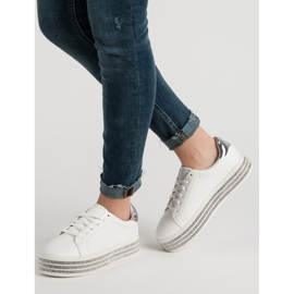 Sportschuhe mit Kristallen weiß 2