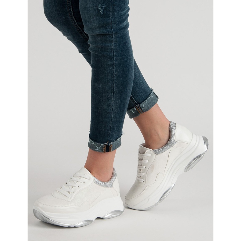 Weide Weiße Sneaker mit Glitzer 1