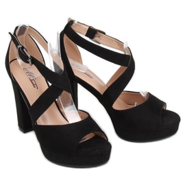 Schwarze Sandalen auf der Plattform B-88 Black 1