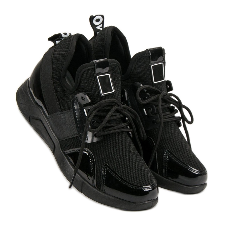 Schwarze Slip-On-Sneakers 1