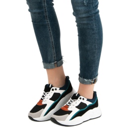 Bunte Turnschuhe mehrfarbig 2