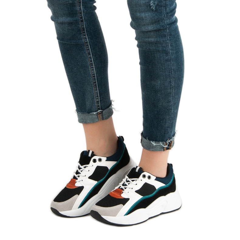 Bunte Turnschuhe mehrfarbig 2