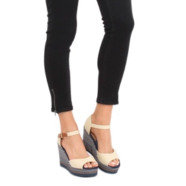 Beige Sandalen mit Keilabsatz 9079 Beige 2