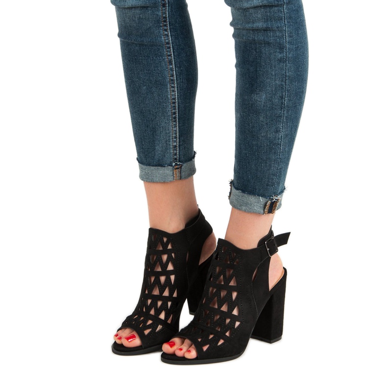 Chc Shoes Durchbrochene Sandalen schwarz 1