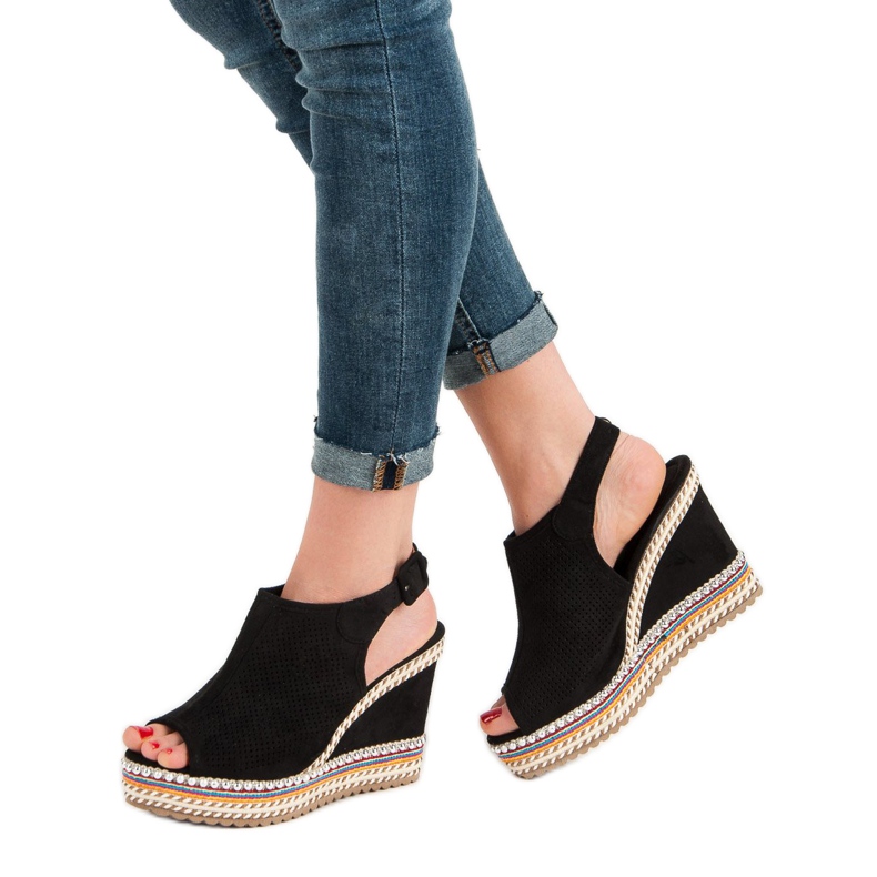 Nio Nio Aufgesetzte Keilsandalen schwarz 1